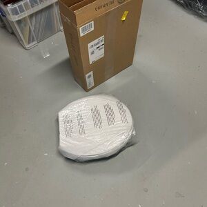 White toilet seat for round bowl. NEW.